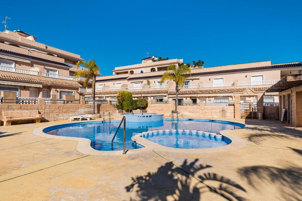 Bungalow La Zenia Cerca De La Playa Orihuela Exterior photo